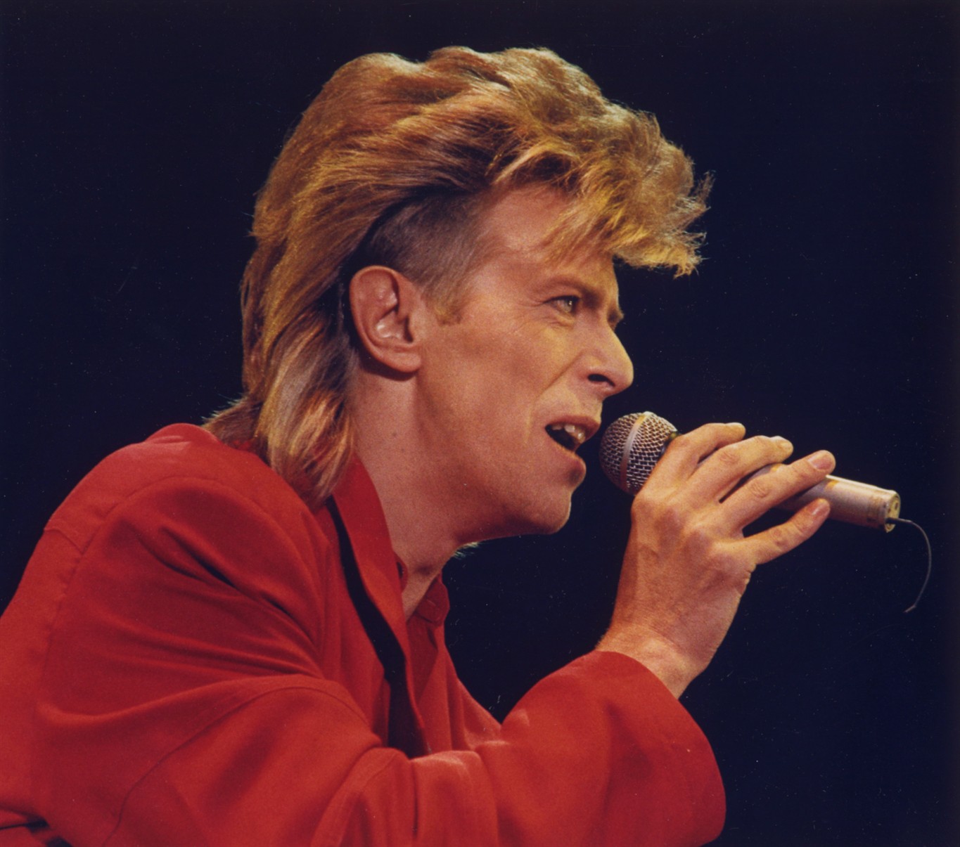 Canadians remember David Bowie as a man who pushed and transcended  boundaries