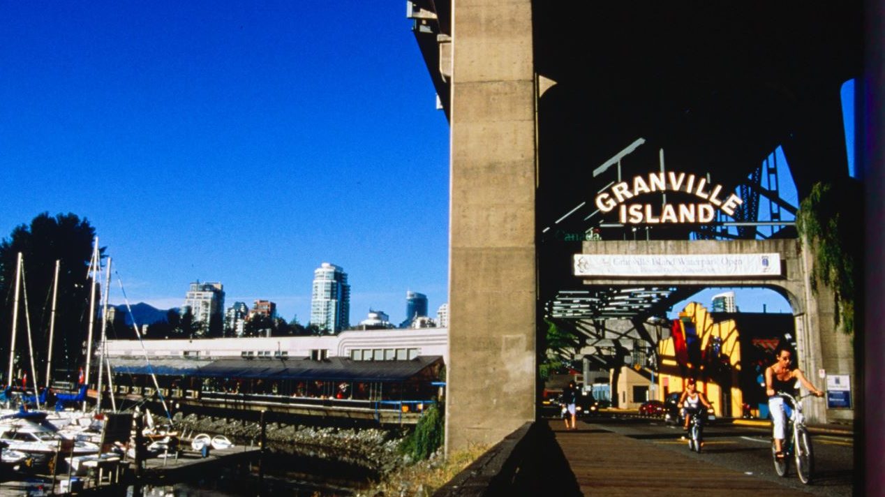 温哥华作家节在Granville Island开幕