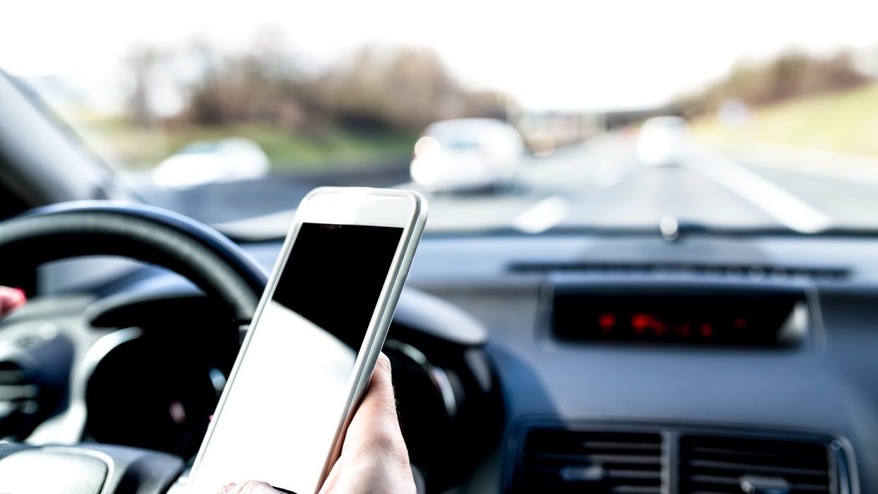 Many Drivers Still Use Their Phones Behind The Wheel Despite Steep Penalties Survey Citynews 