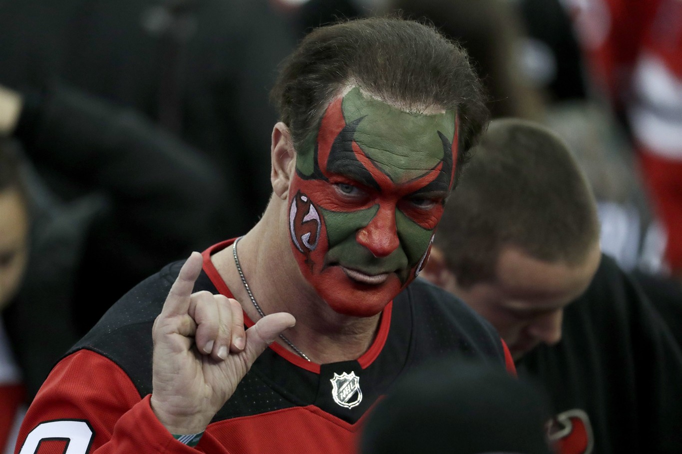 Seinfeld face painter David Puddy shows up at Devils game
