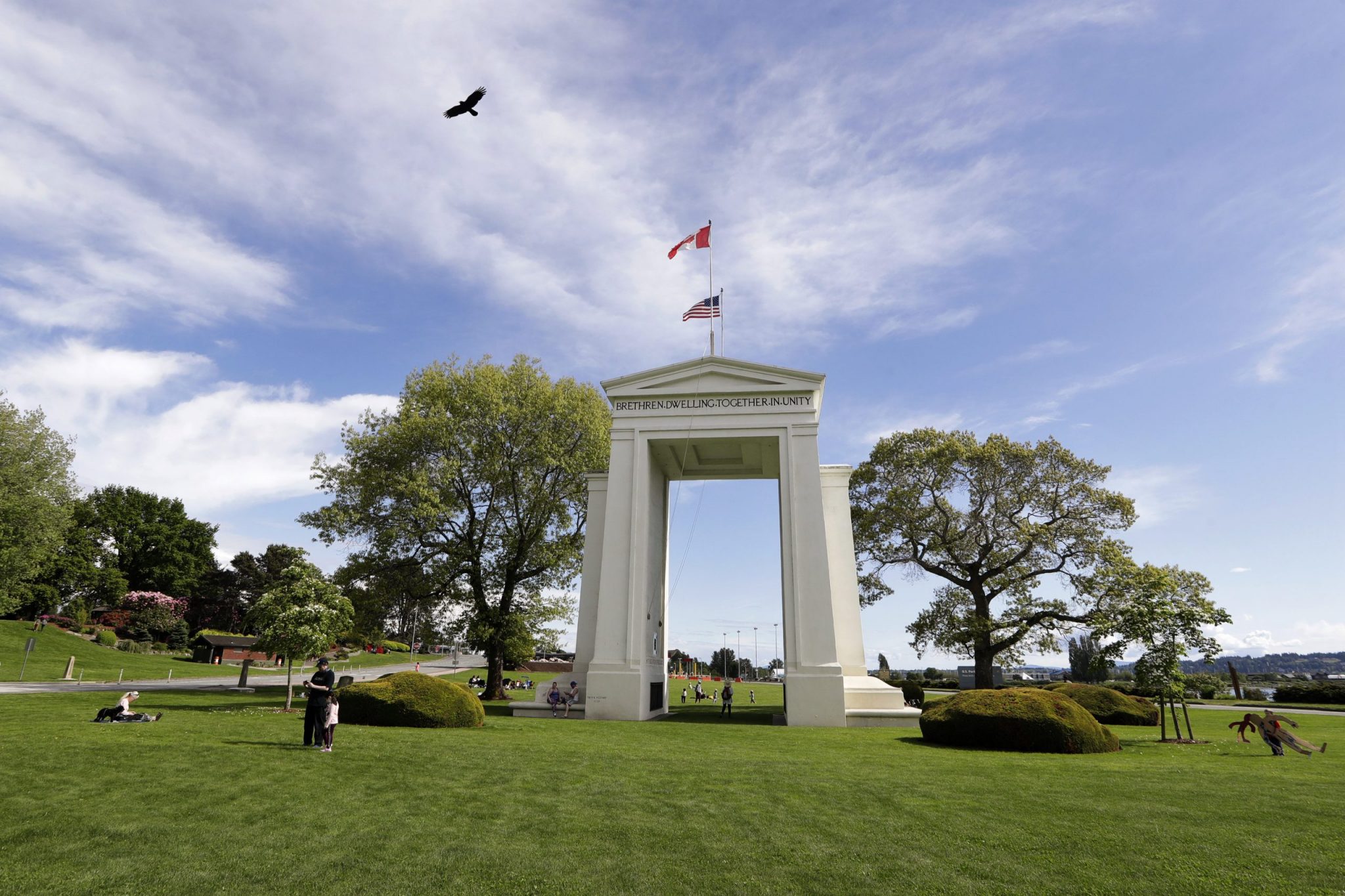 Crossborder visits at Peace Arch Park still frustrating Surrey residents, politicians