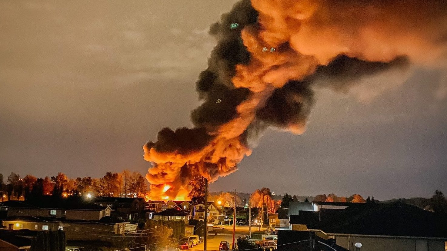 West fire. Самый большой пожар в мире. Самые большие пожары видео. Огромный пожар на страну. Самый большой пожар пребольшой пребольшой.