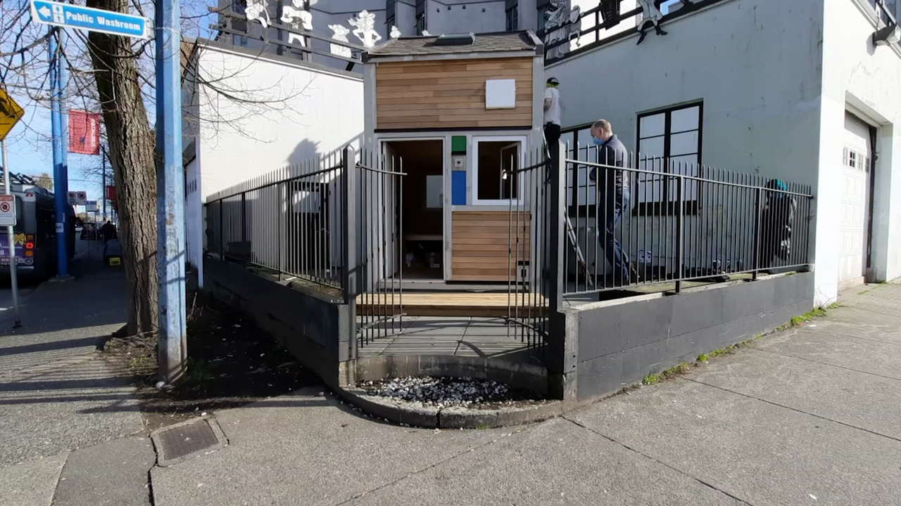Vancouver groups build tiny home for homeless to convince City to allow them