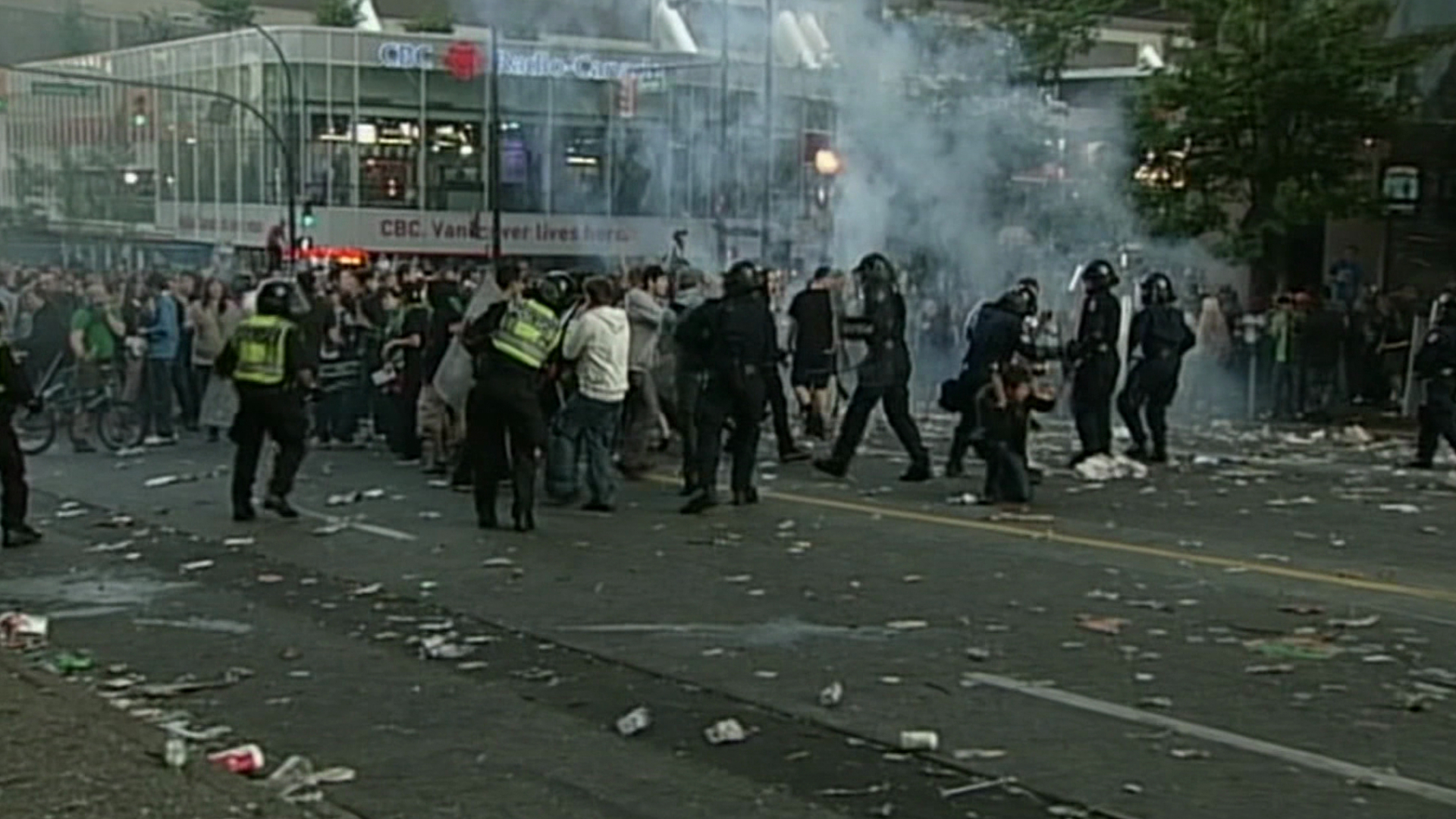 Vancouver-Stanley-Cup-Riot-2011-6.jpg