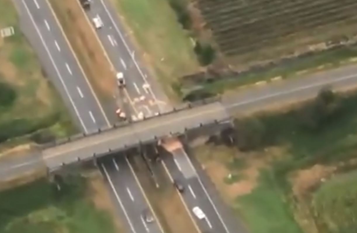 Truck Hits Overpass In Delta, Leads To Traffic Woes Along Highway 99