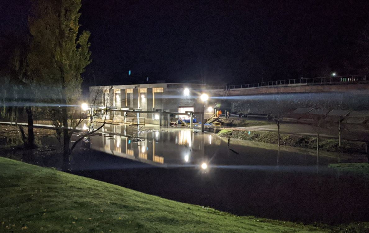 Water rises outside of the Barrowtown Pump Station in Abbotsford overnight