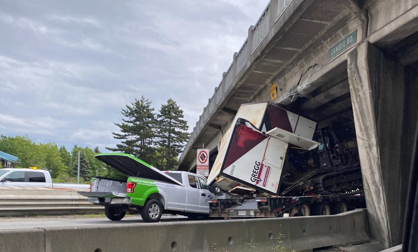 Highway 99 reopened in Richmond after truck hit Cambie overpass