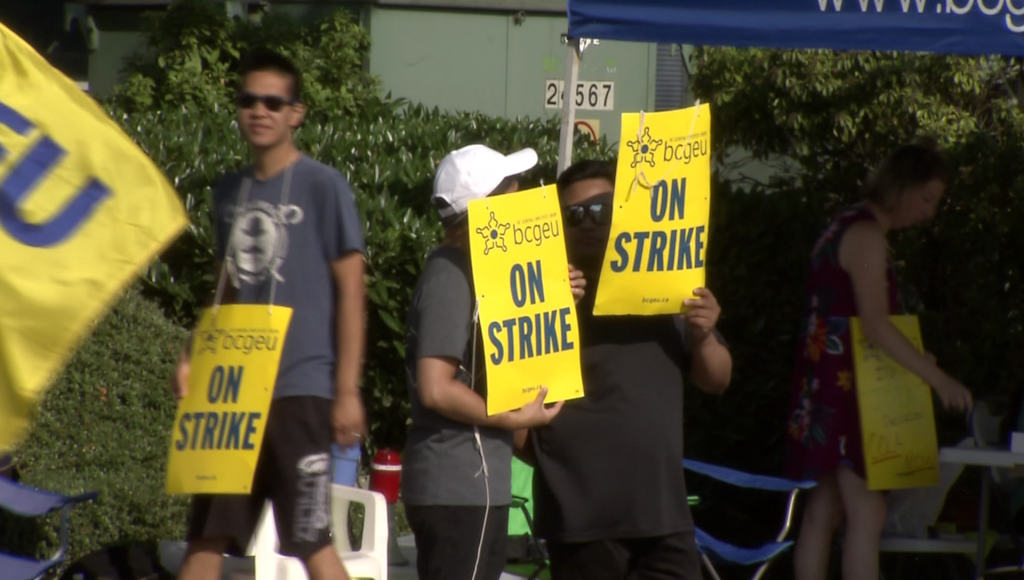 BCGEU, province resuming talks; union members remain on strike