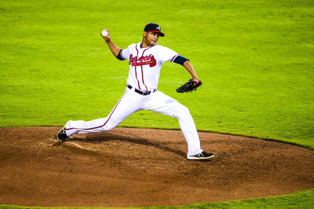 Former Atlanta Braves pitcher turned cop Varvaro dies in car crash