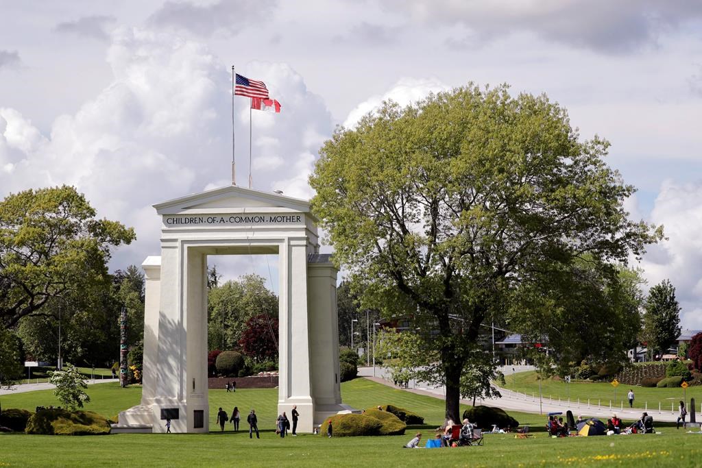 Peace Arch Park in B.C. still closed despite lifting of COVID rules