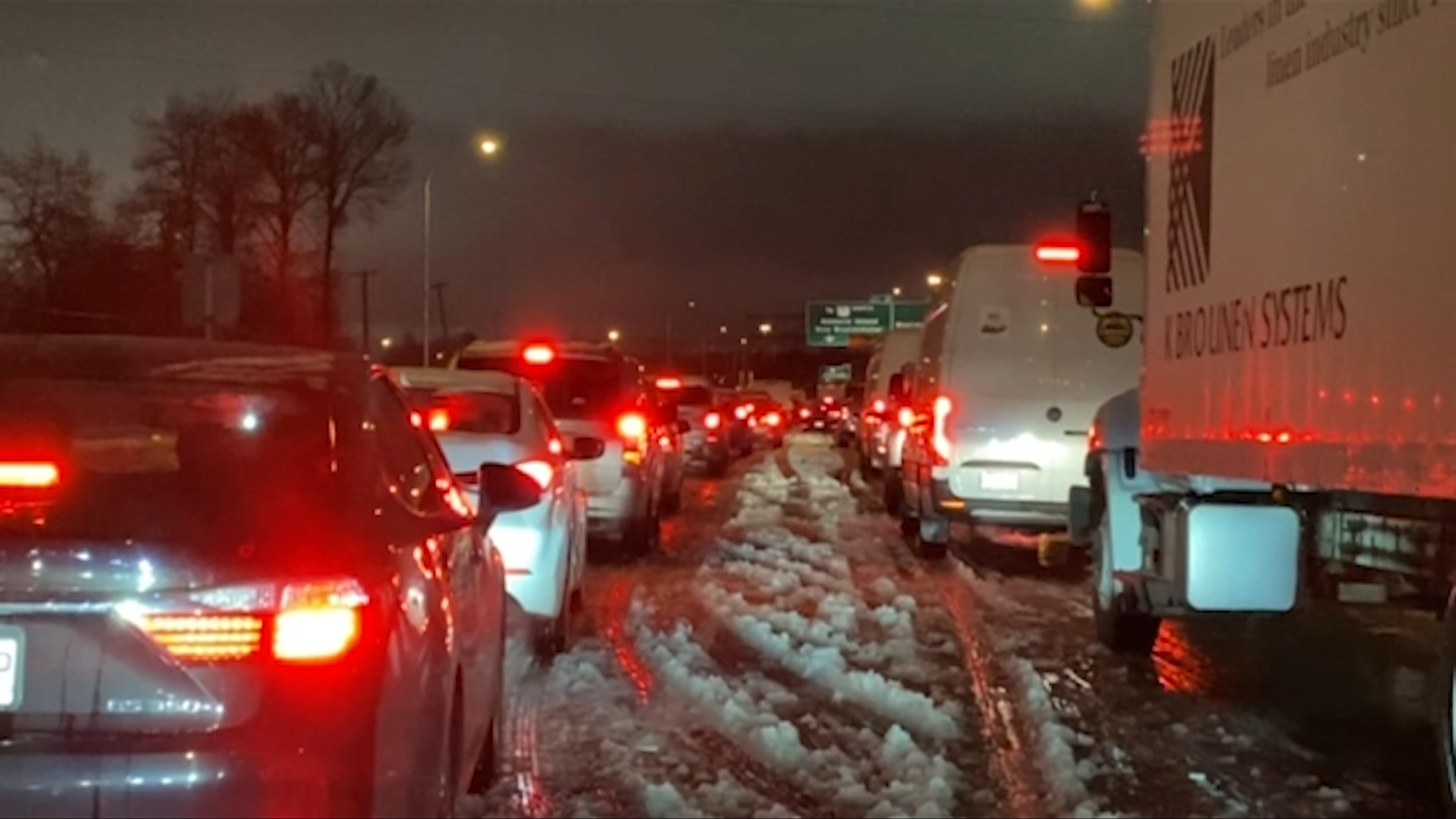 Major traffic backups in Metro Vancouver caused by snow on Nov. 29, 2022