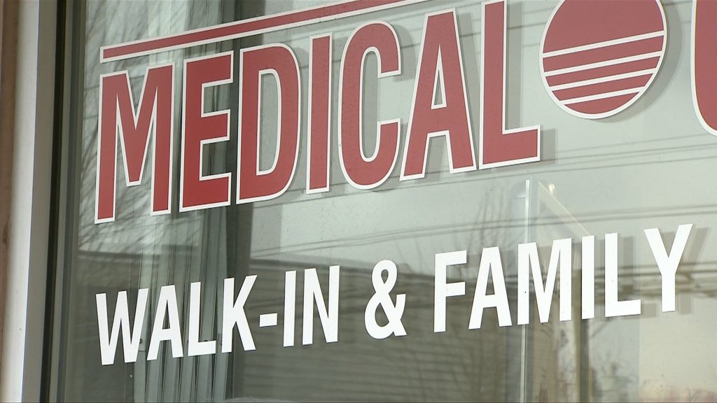 walk in sign for clinic