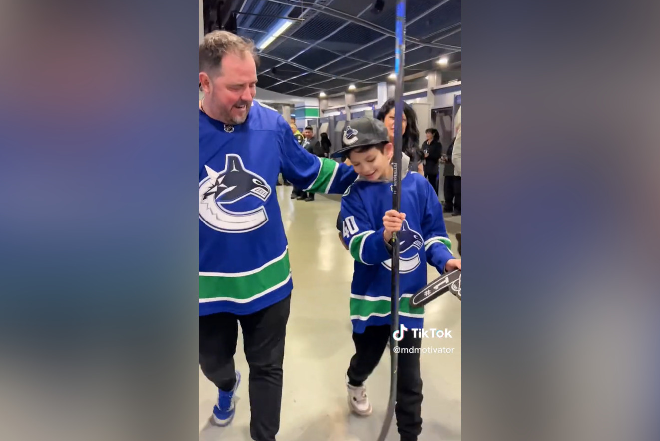 https://vancouver.citynews.ca/wp-content/blogs.dir/sites/9/2023/03/13/Canucks-viral-video-father-son.jpg