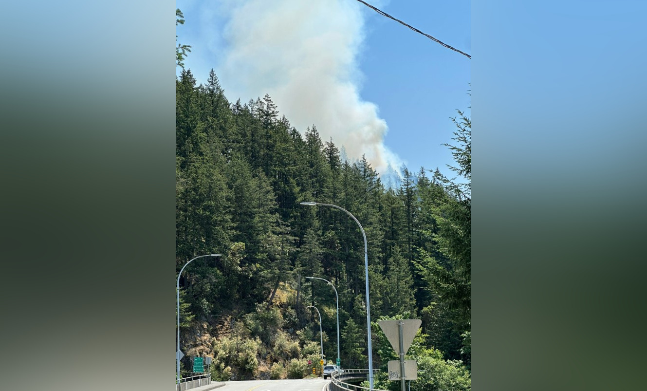 white billowing smoke spotted in west vancouver