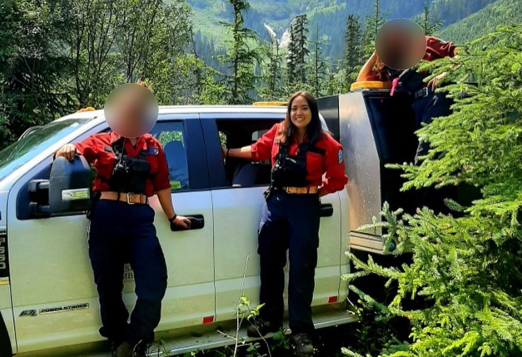 BC Wildfire Service holds moment of silence for firefighter killed last year