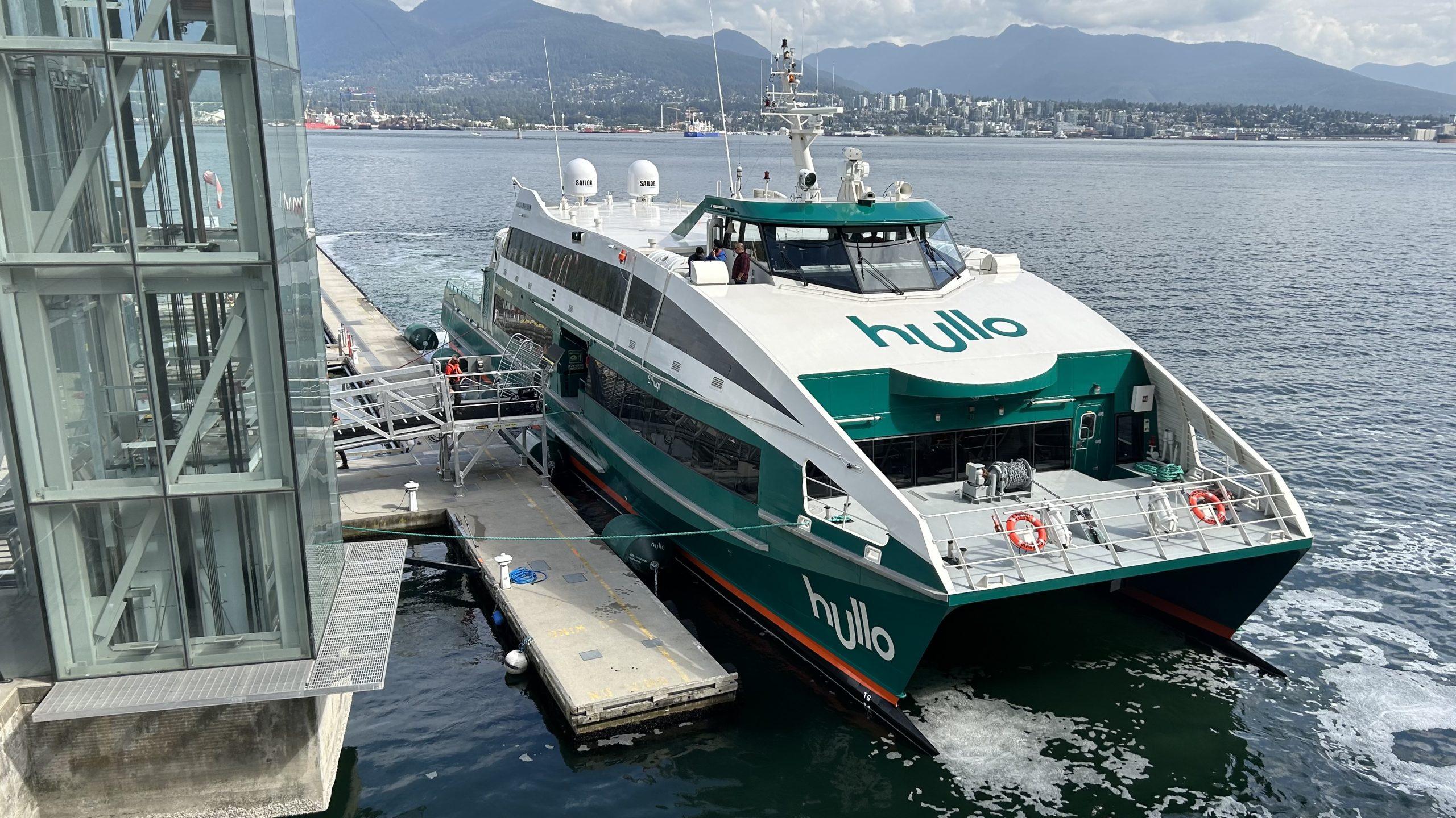 Hullo Ferries viert haar éénjarig jubileum en wil haar diensten uitbreiden