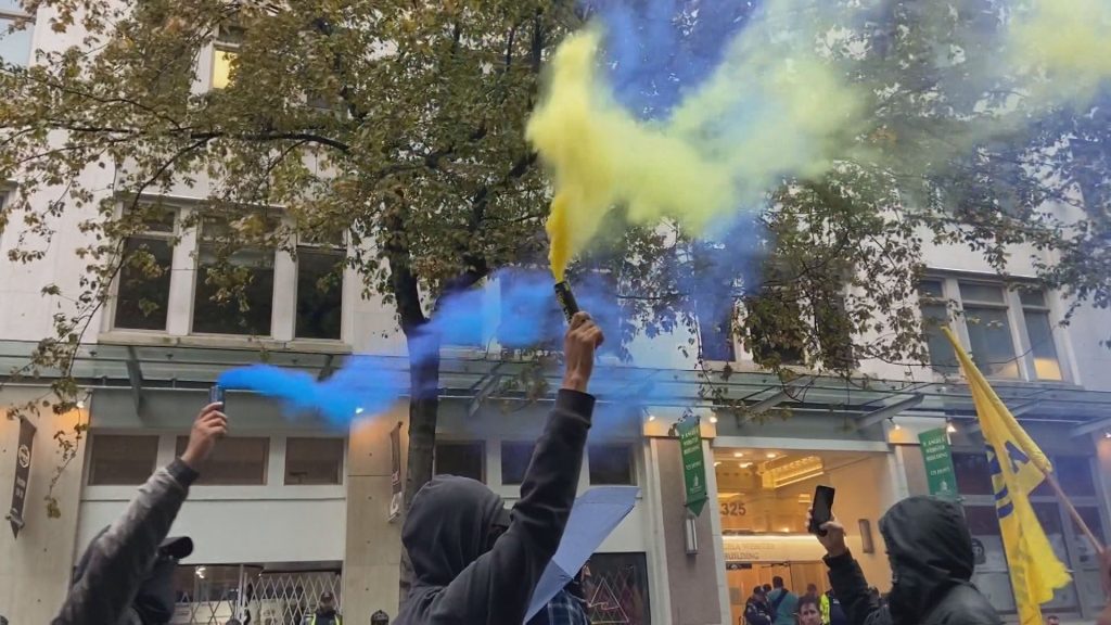 Protest in front of the Indian Consulat