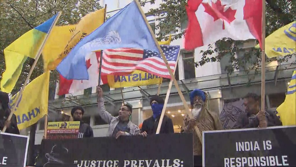 Protest in front of the Indian Consulat