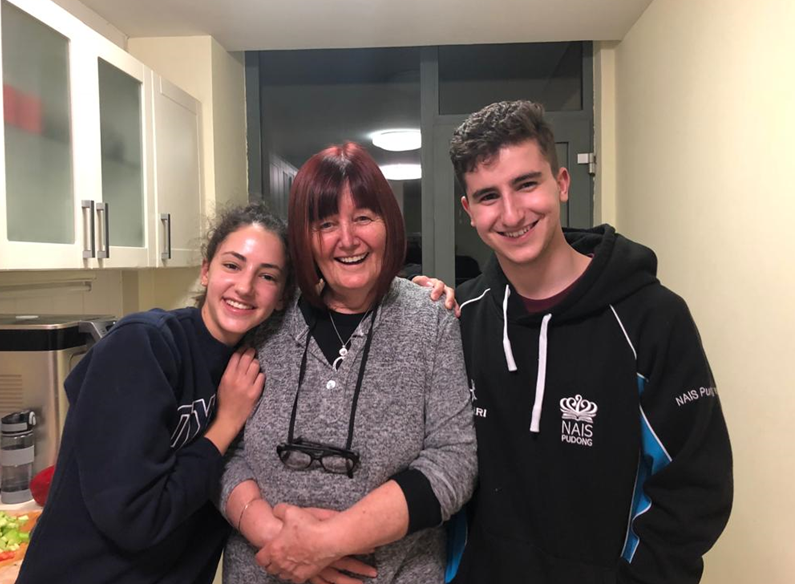 Yoav Shimoni's grandmother Bracha Levinson is pictured with her grandchildren.