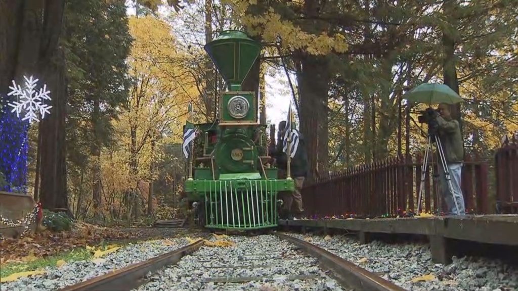 Stanley Park Bright Nights Train sells out | CityNews Vancouver