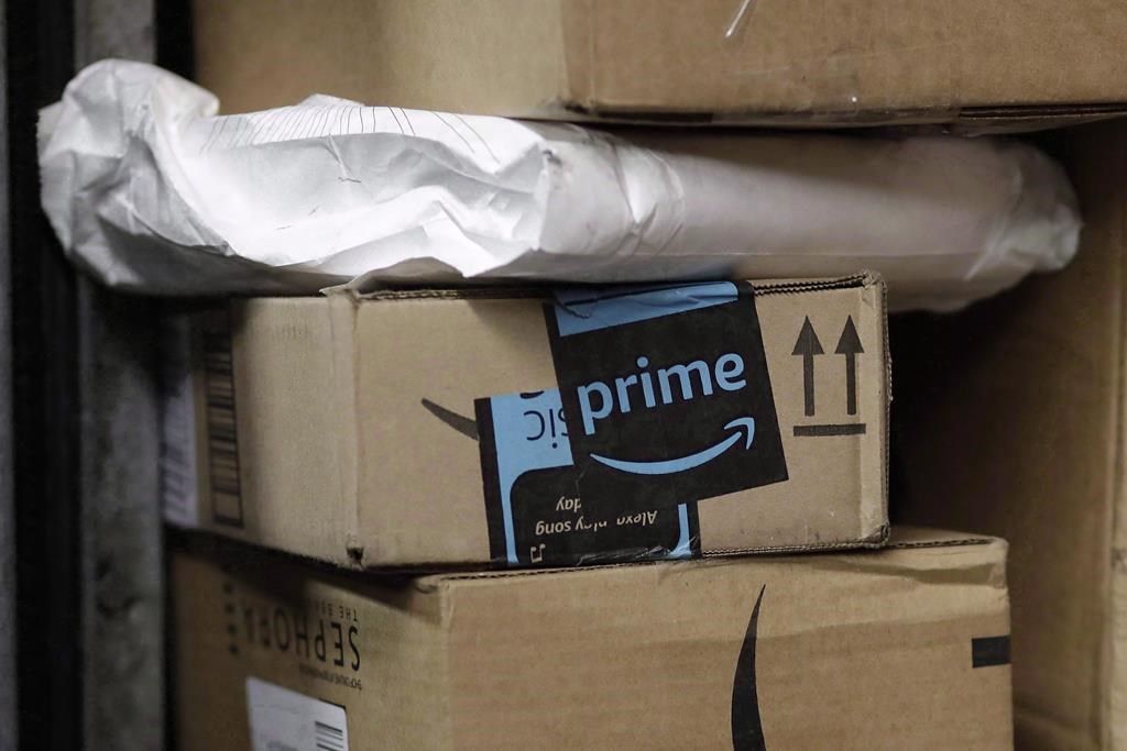 Conductor de Amazon en Vancouver arrestado después de robar entregas