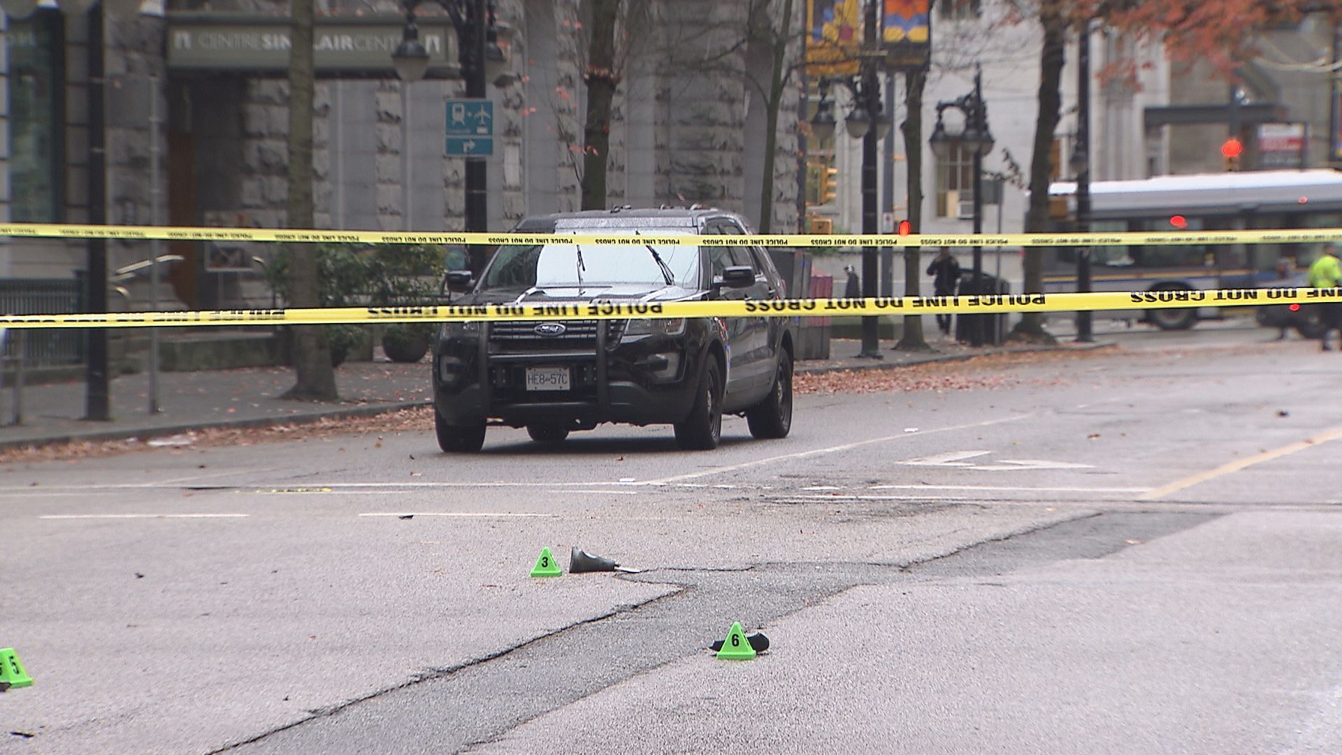 2 seriously injured in 2-car crash in Vancouver