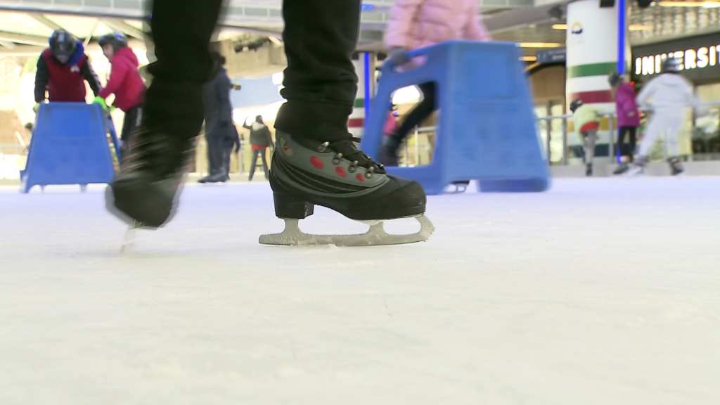Vancouver's Robson Square ice rink opens for the season