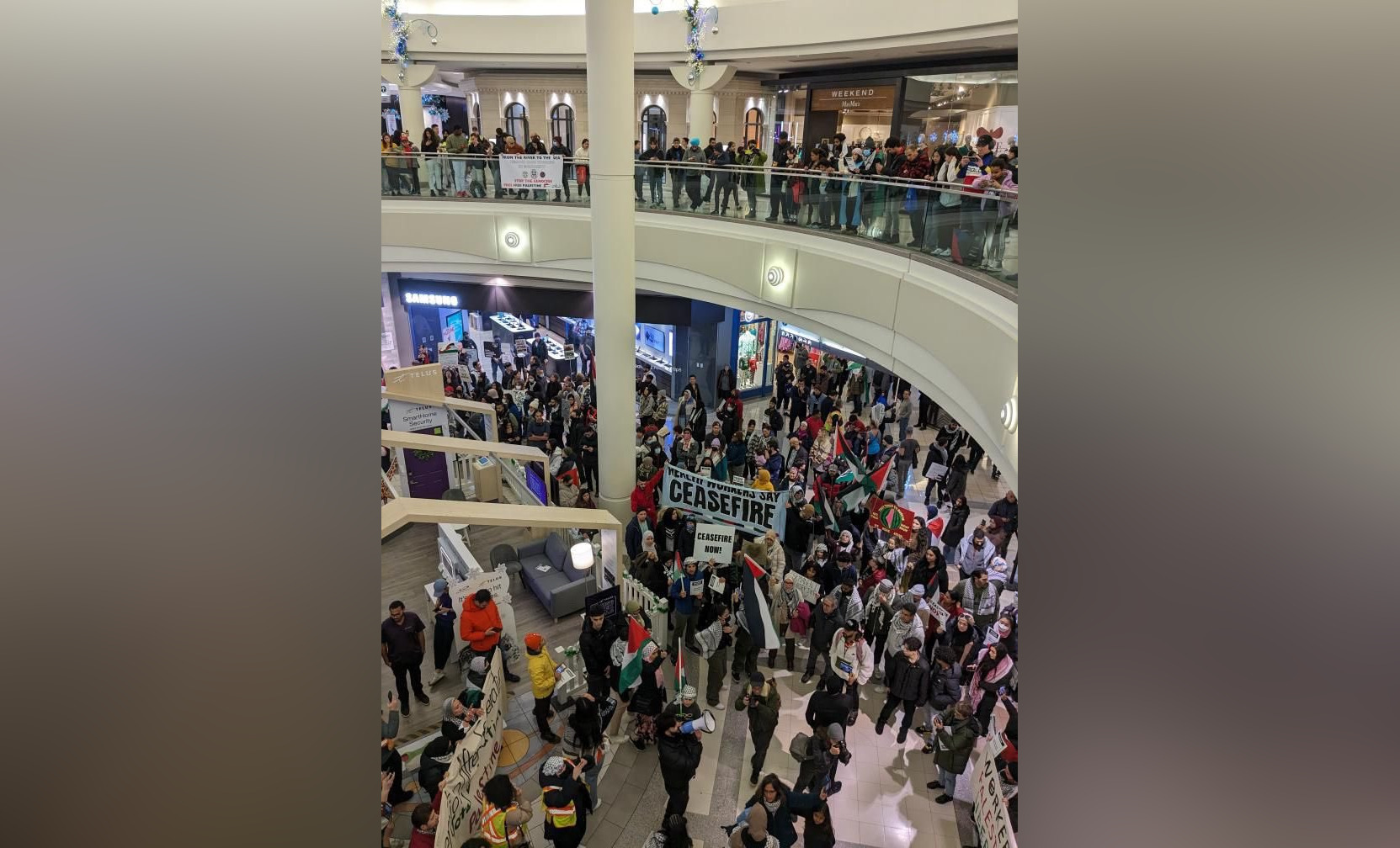 大规模抗议活动在Metrotown商场呼吁停火