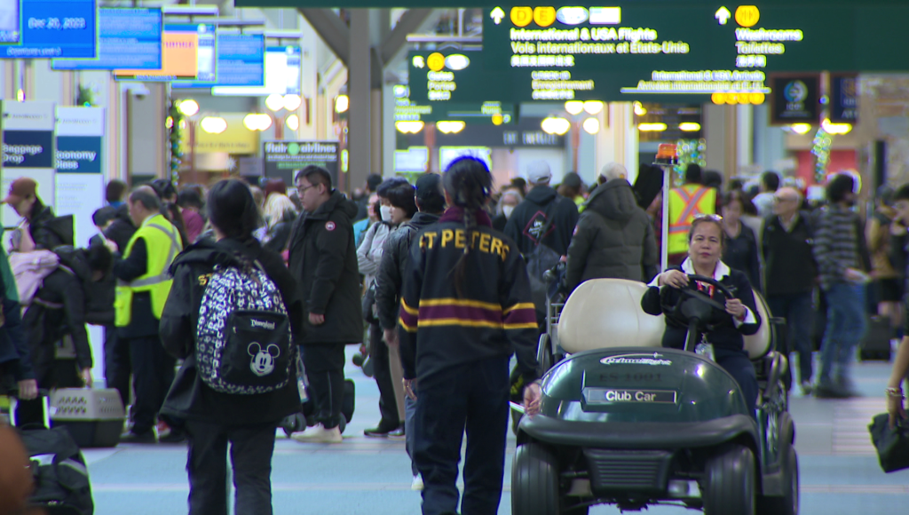 不断增长的难民申请者在卑诗省机场引起关注