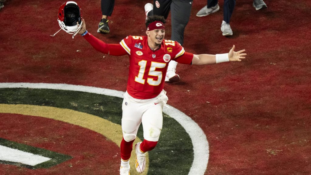 Mahomes rallies the Chiefs to second straight Super Bowl in OT
