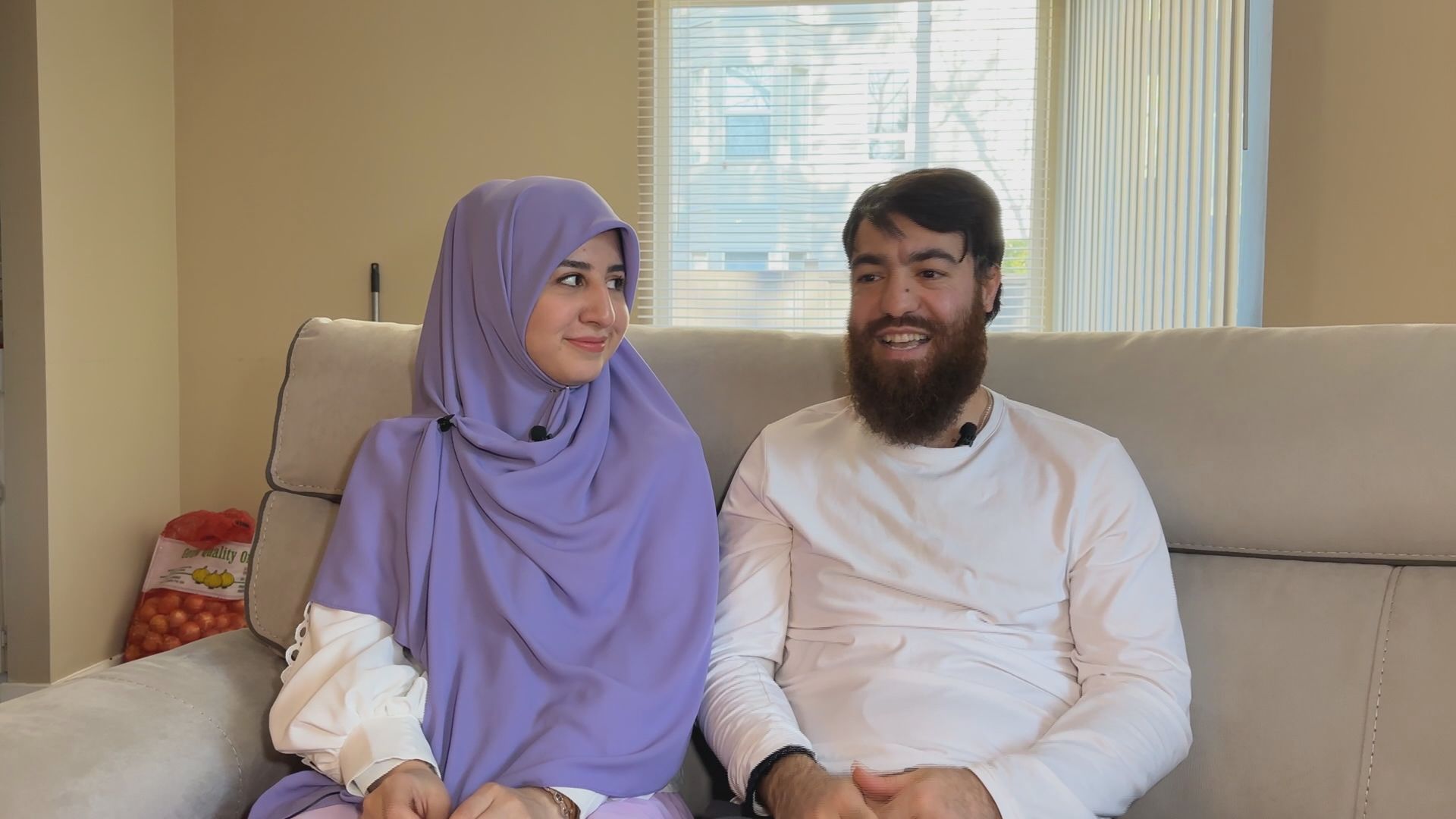 伊朗难民夫妇在温哥华重聚，五年后终于团聚