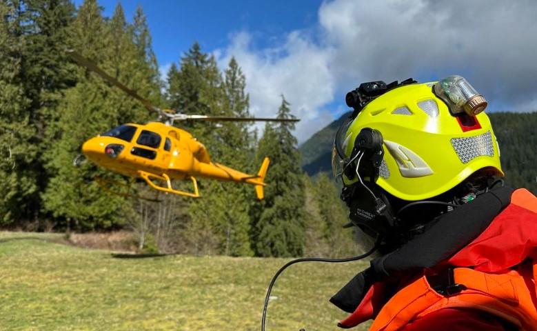 North Shore Rescue performs medical rescue in Lynn Headwaters