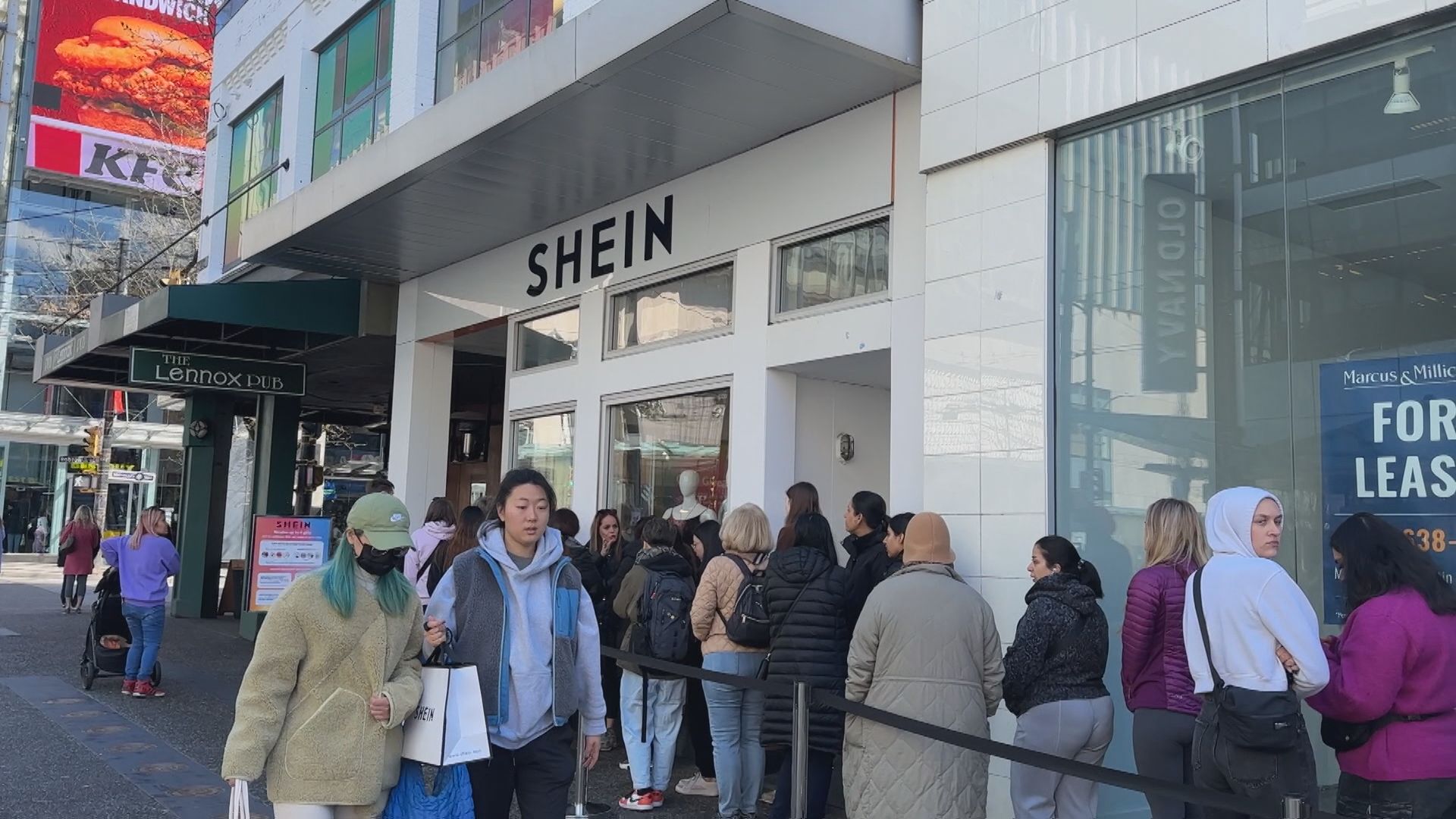 Honderden stonden in de rij bij de pop-upwinkel van Shein in Vancouver
