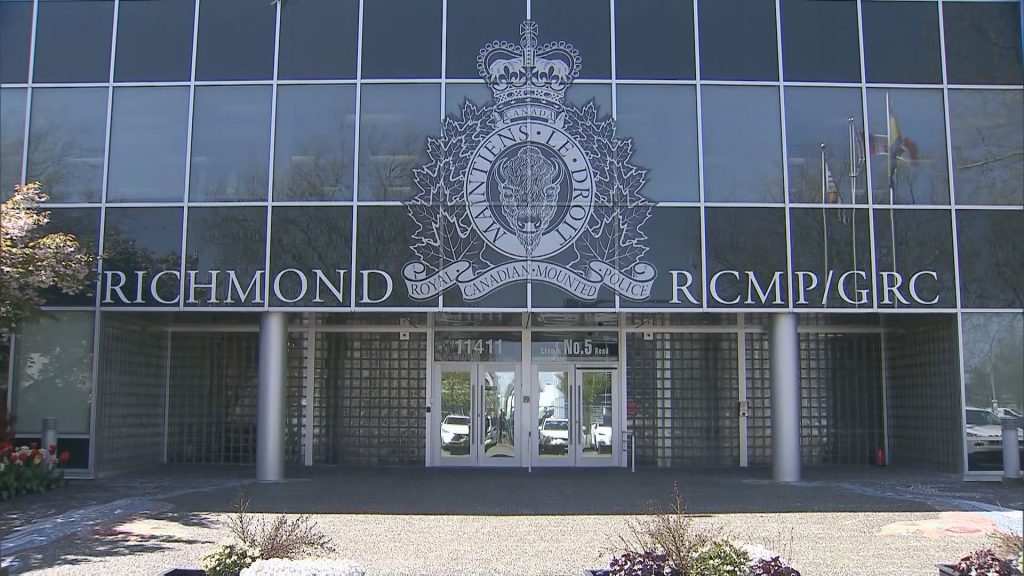 Richmond victim robbed by 'up to 8 masked people': RCMP