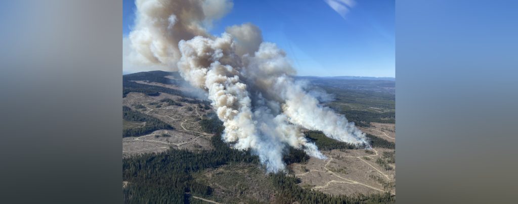 Cariboo fire crews battle rampant blaze near Quesnel