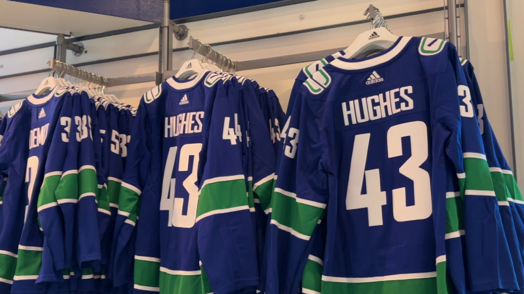 Former Vancouver Canucks' player's son hunts for his dad's jersey