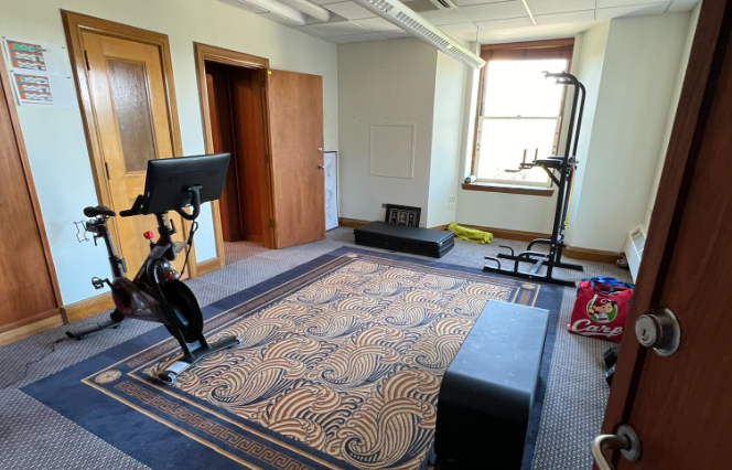 Vancouver mayor changed boardroom into makeshift gym: councillor