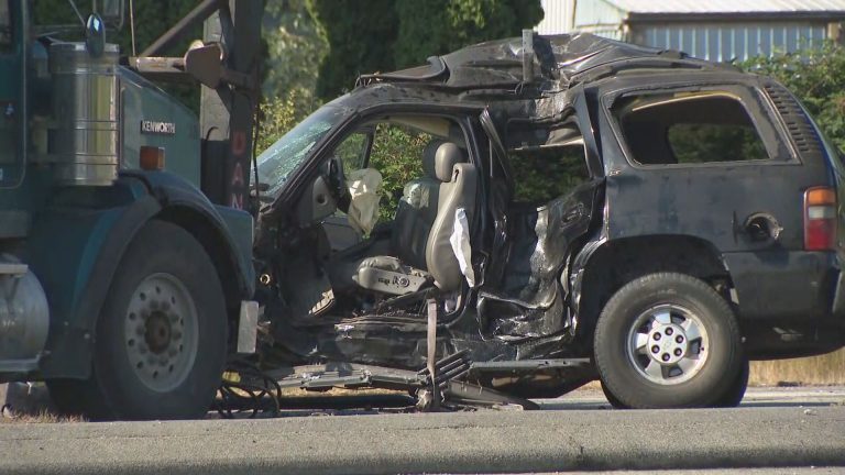 Maple Ridge Crash Blocks Lougheed Highway; 1 Seriously Injured