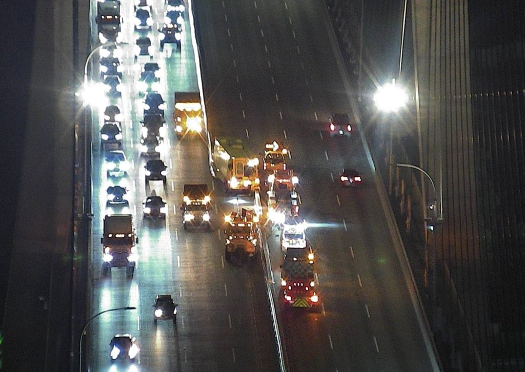 Mechanical problem with Alex Fraser bridge zipper truck temporarily closes lanes