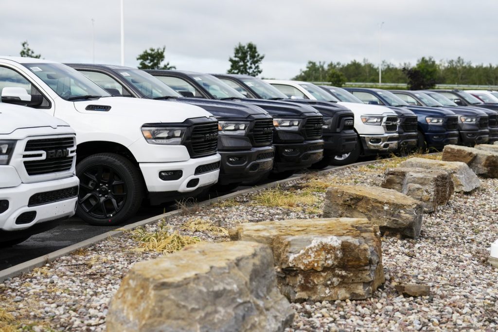 B.C. car dealers push province to make policy changes