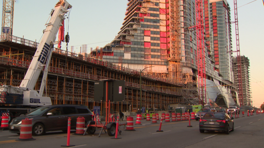 B.C. construction safety in focus after another crane incident at Vancouver site