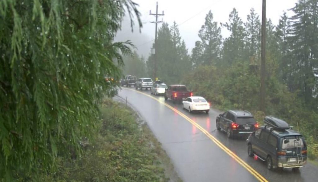 Highway 4 to Tofino and Ucluelet closed due to rocks on road