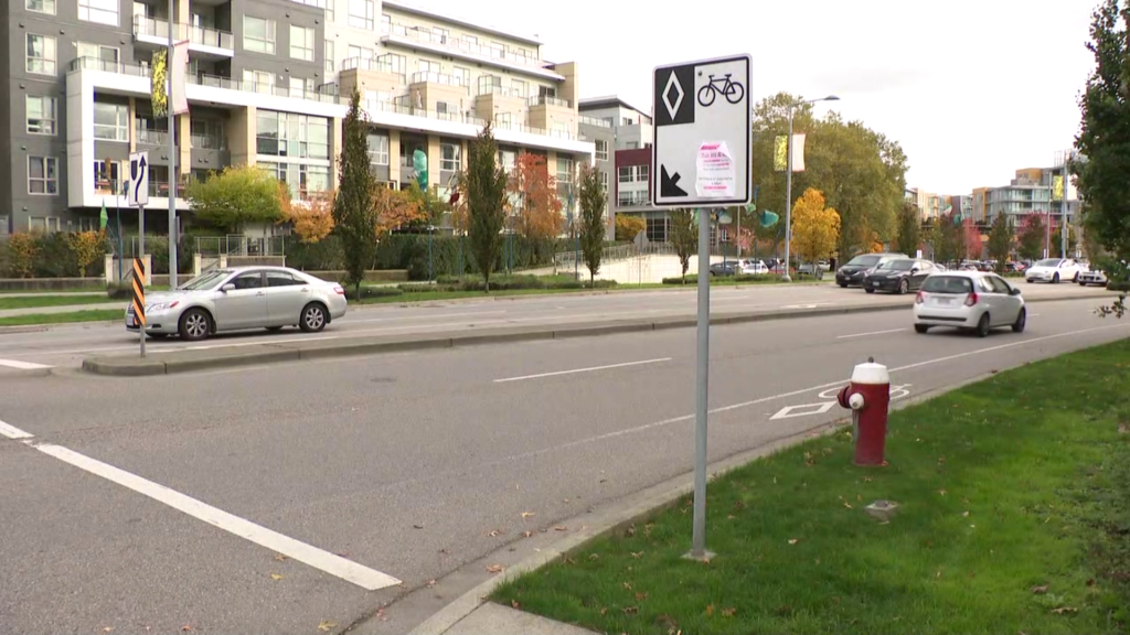 Richmond RCMP looking for truck driver who allegedly hit cyclist, drove off