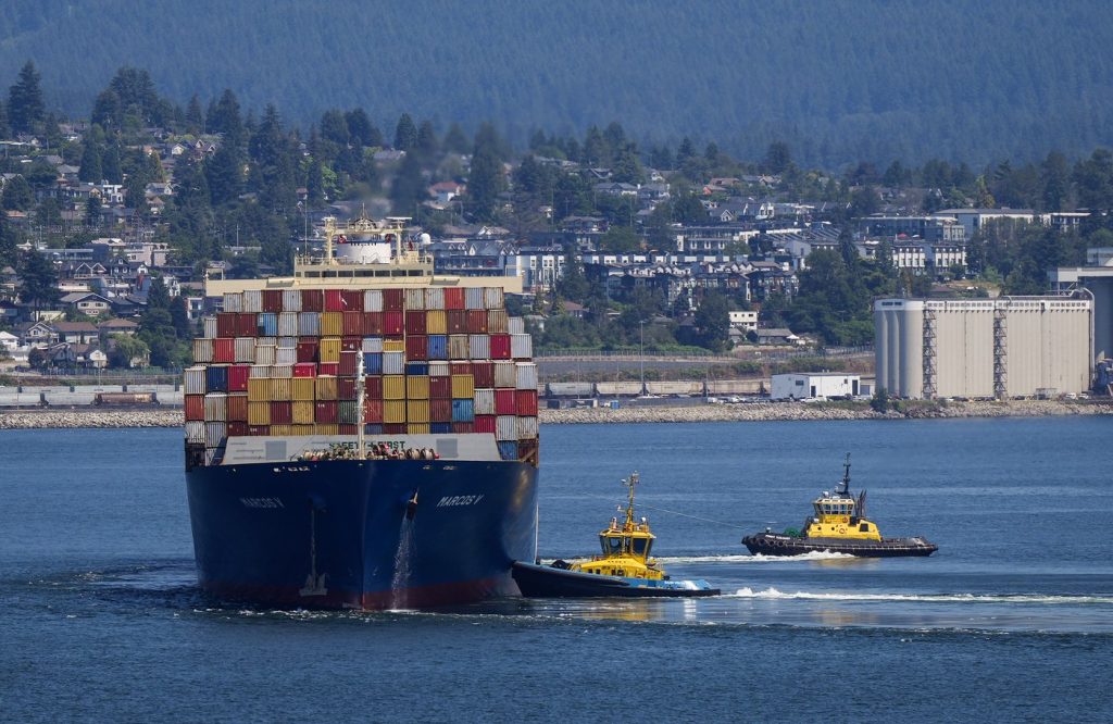 B.C. port lockout to begin as no deal reached in labour dispute with foremen union