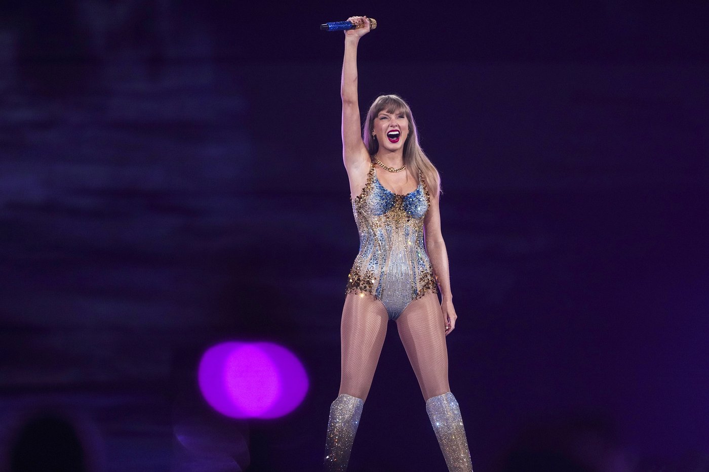 Kind Stranger Gives Taylor Swift Fan Last-Minute Ticket to Sold-Out Concert