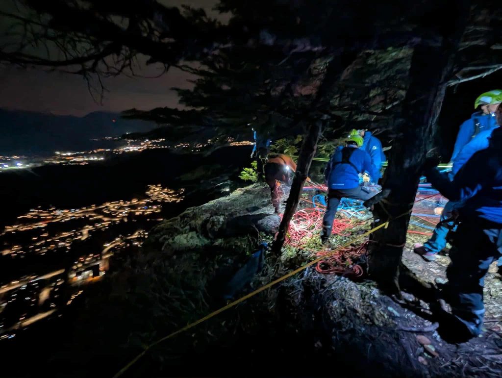 Squamish base jumper rescued after crashing into mountain wall