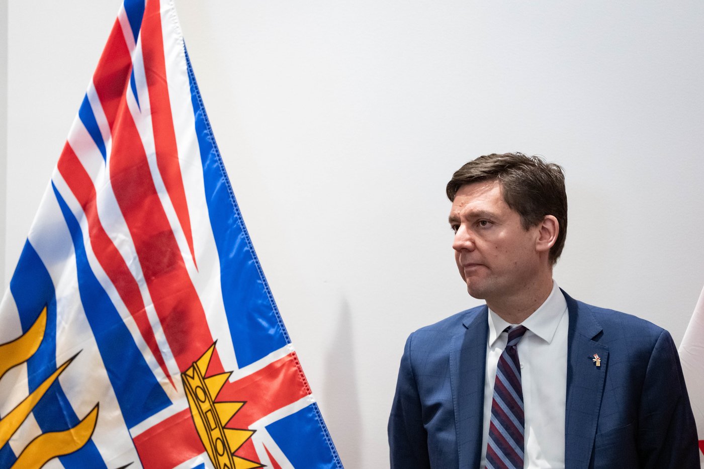 B.C. premier prefers refinery over pipeline after Maduro capture