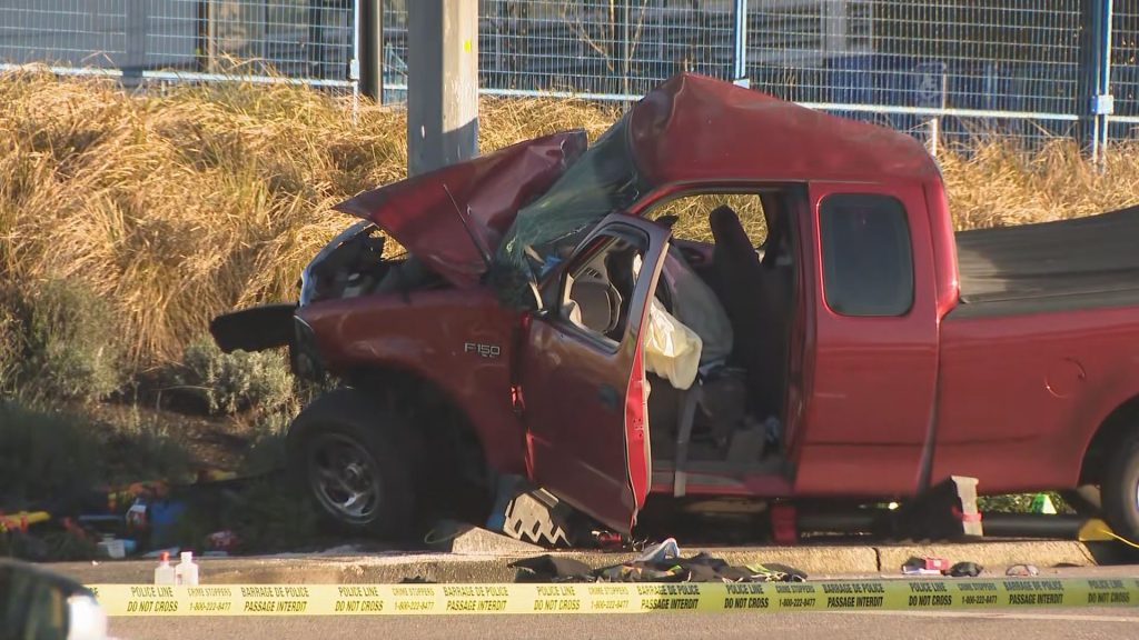 Man dead after early-morning crash in Burnaby's Lougheed neighbourhood Monday