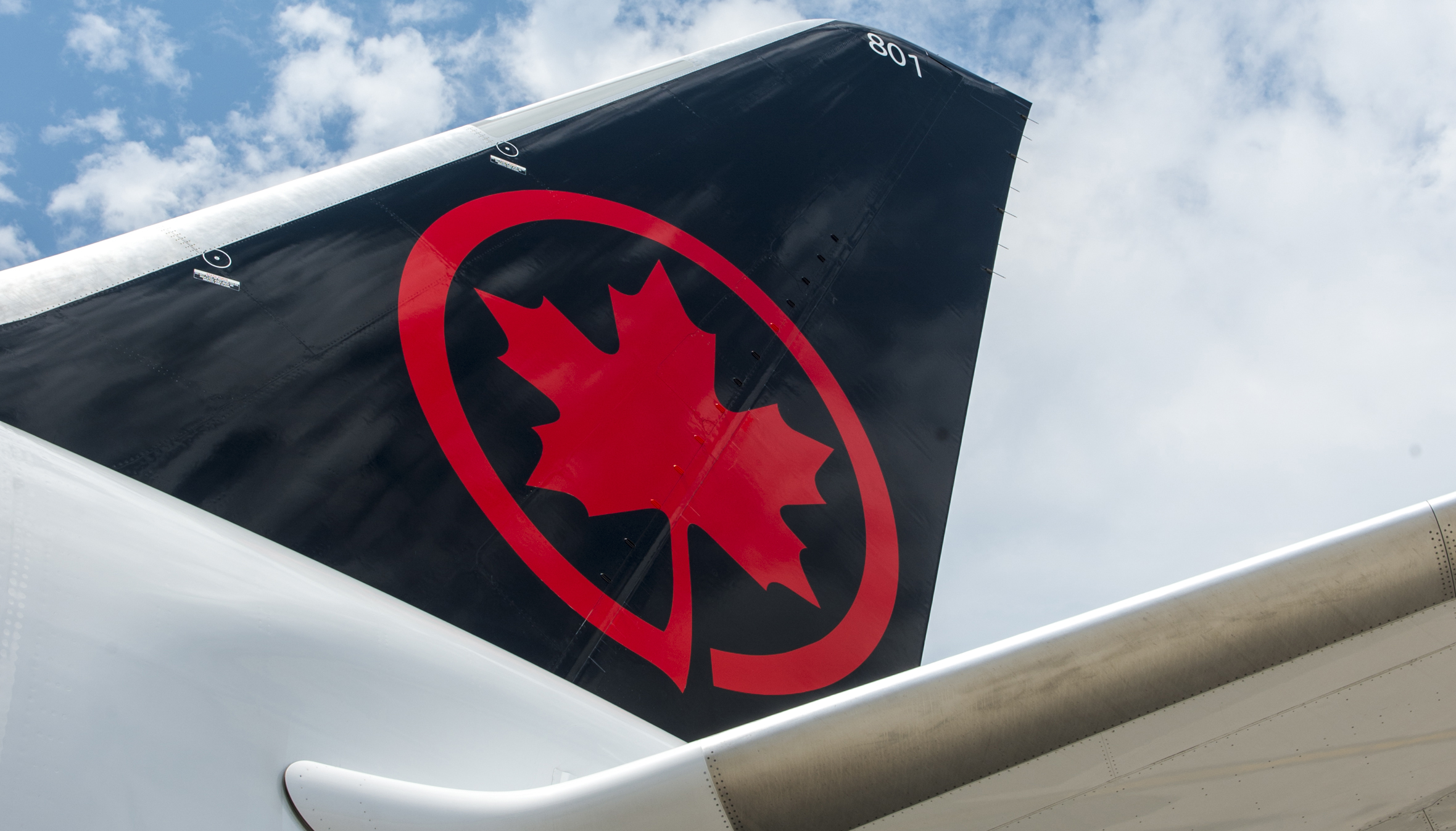 Air Canada suspends flights to Israel and Dubai