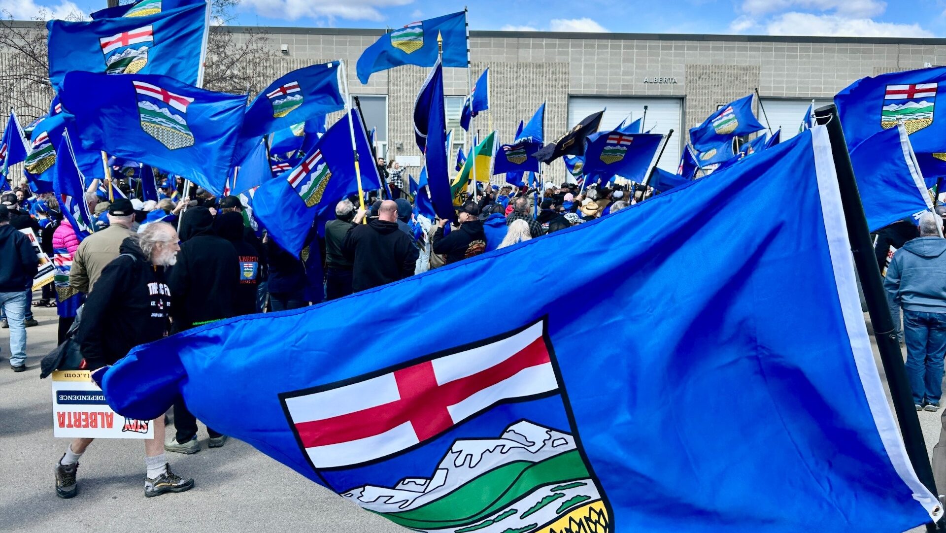 Judge quashes Alberta separation petition, Smith says government will appeal